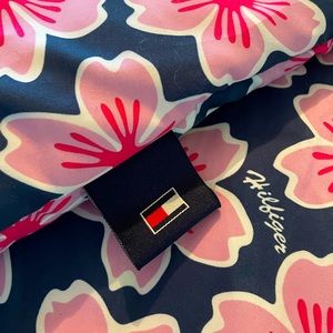 Tommy Hilfiger Full/Queen Comforter